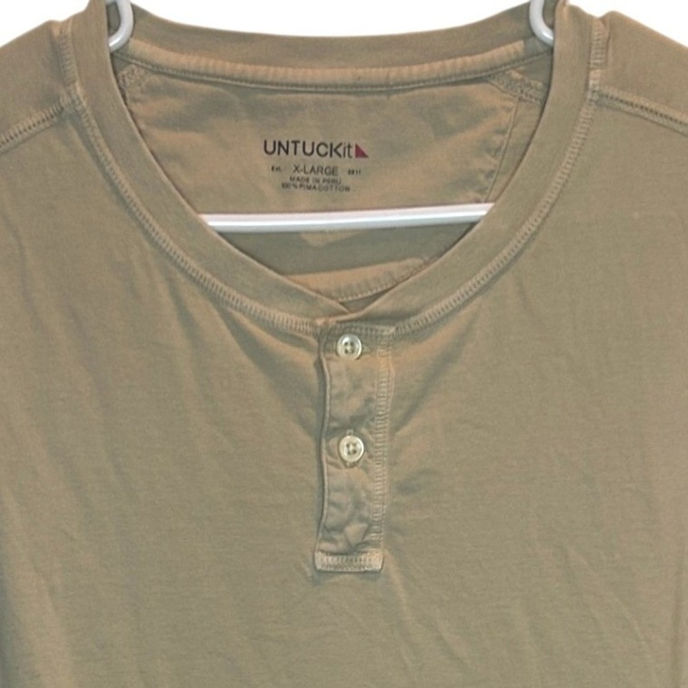 UNTUCKit Men's XL Long Sleeve Henley Shirt Tan Khaki Pima Cotton Regular Fit‎